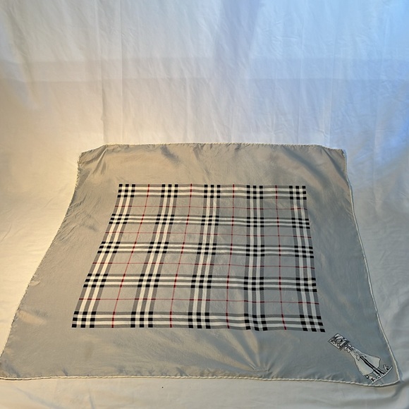 Burberry Classic Plaid Scarf Hand Rolled - Picture 4 of 5